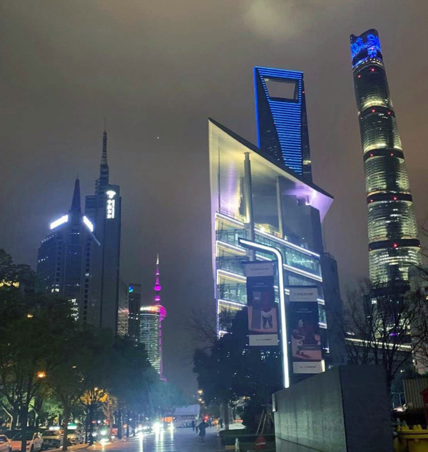 提供全面的财务分析和决策支持